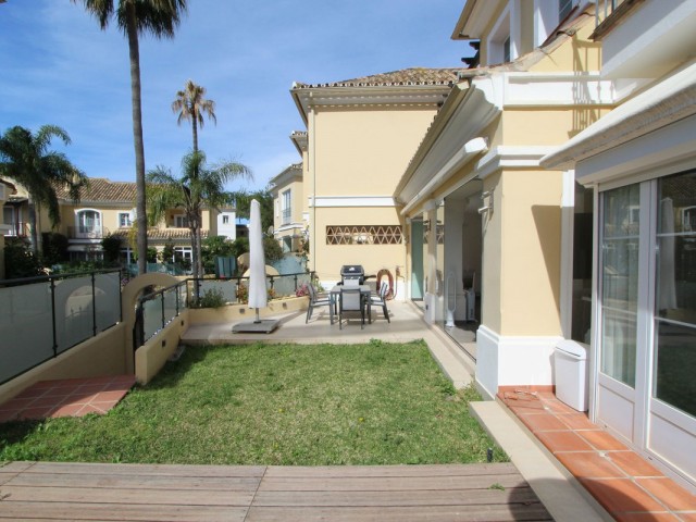 Villa avec 3 Chambres  à Elviria