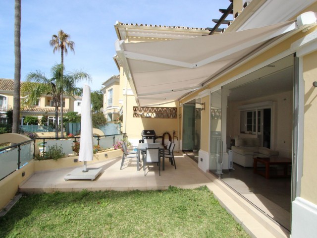 Villa avec 3 Chambres  à Elviria