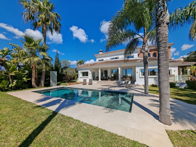 Villa avec 4 Chambres  à Elviria