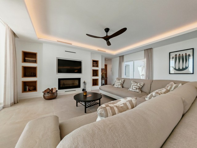 Villa avec 4 Chambres  à Elviria