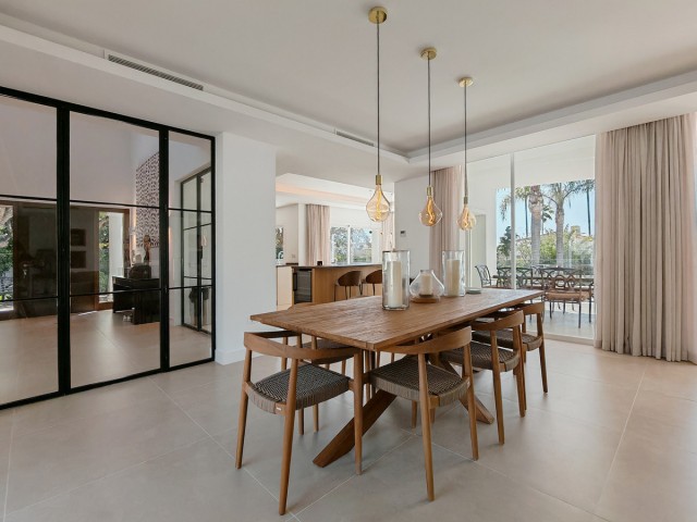 Villa avec 4 Chambres  à Elviria