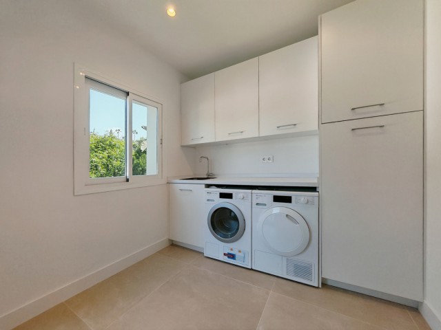 Villa avec 4 Chambres  à Elviria