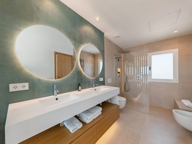 Villa avec 4 Chambres  à Elviria