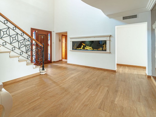 Villa avec 8 Chambres  à Marbella