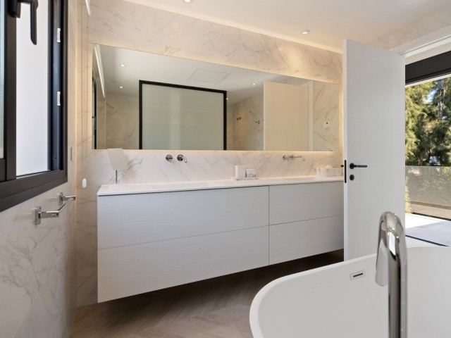 Villa avec 4 Chambres  à Las Brisas