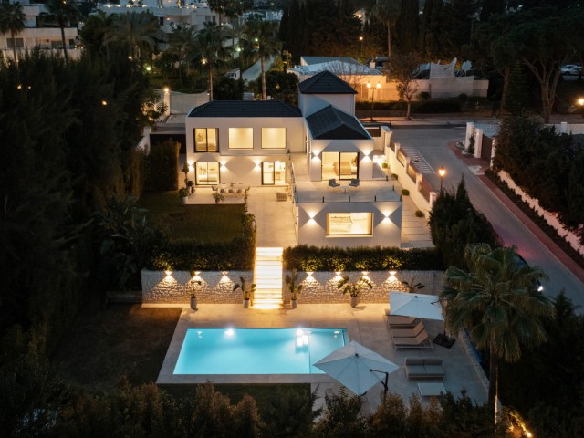 4 Bedrooms Villa in Las Brisas