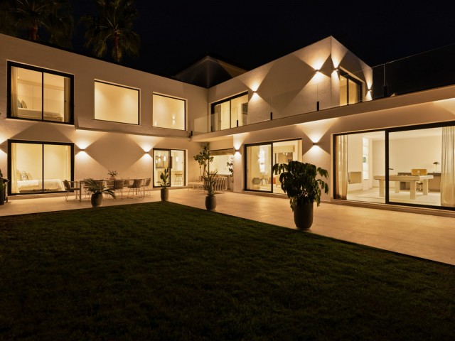 4 Bedrooms Villa in Las Brisas