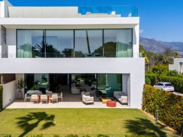 3 Bedrooms Villa in Nueva Andalucía