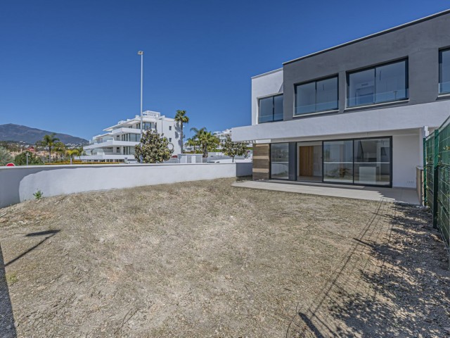 4 Bedrooms Villa in Atalaya