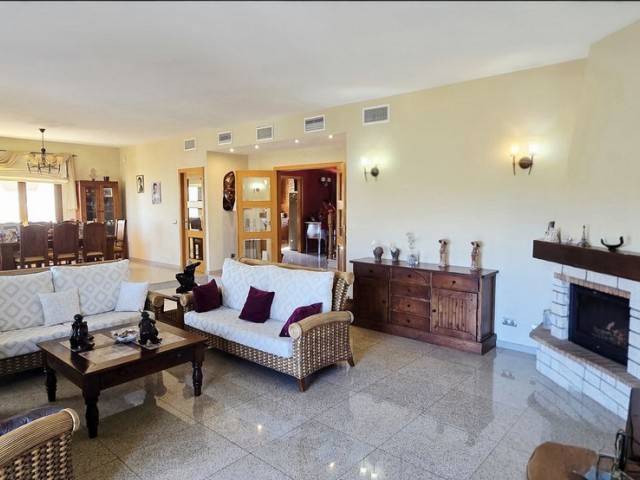 4 Bedrooms Villa in Sierrezuela