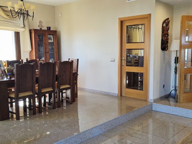 4 Bedrooms Villa in Sierrezuela