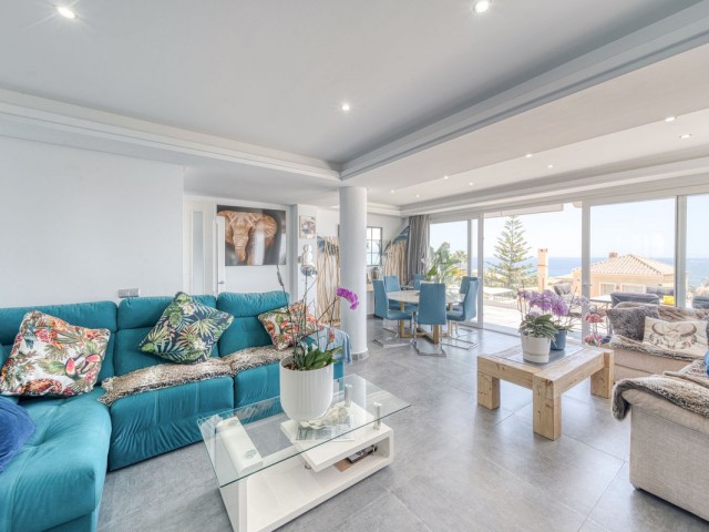 5 Bedrooms Villa in Estepona