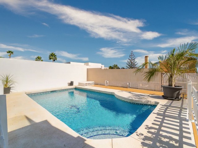 5 Bedrooms Villa in Estepona