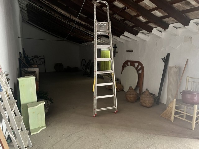 8 Bedrooms Townhouse in Estepona