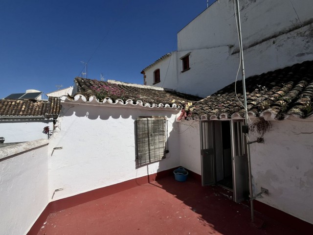 8 Bedrooms Townhouse in Estepona