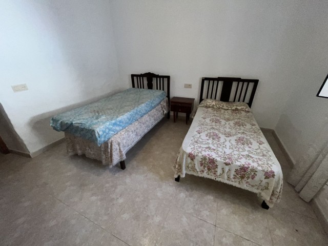 8 Bedrooms Townhouse in Estepona