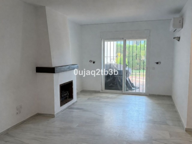 2 Bedrooms Apartment in Nueva Andalucía