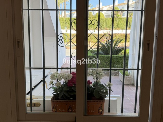 2 Bedrooms Apartment in Nueva Andalucía