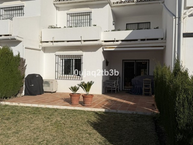 2 Bedrooms Apartment in Nueva Andalucía