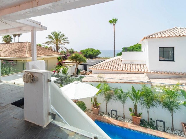 4 Bedrooms Villa in Marbesa