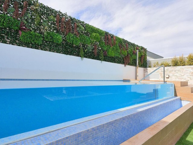 5 Bedrooms Villa in Puerto Banús