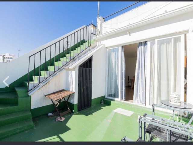 Maison mitoyenne avec 7 Chambres  à Marbella