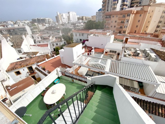 Maison mitoyenne avec 7 Chambres  à Marbella