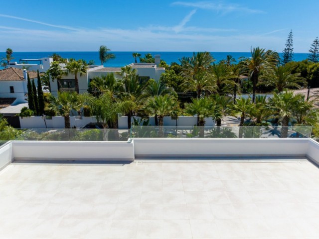 4 Bedrooms Villa in Marbesa