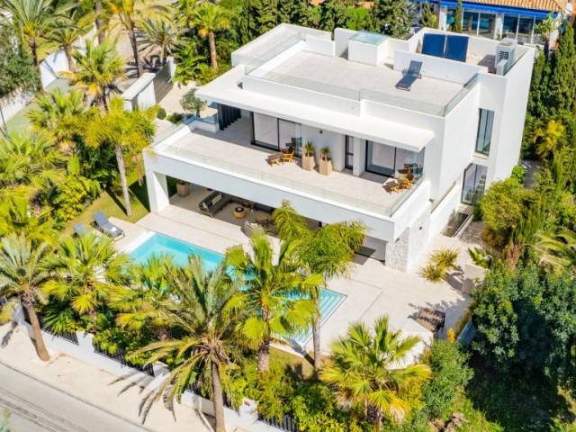 4 Bedrooms Villa in Marbesa