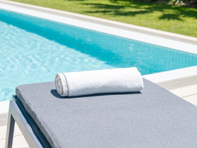 4 Bedrooms Villa in Marbesa