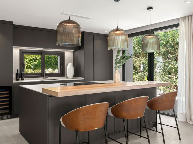 5 Bedrooms Villa in Nueva Andalucía