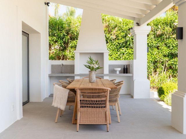 5 Bedrooms Villa in Nueva Andalucía