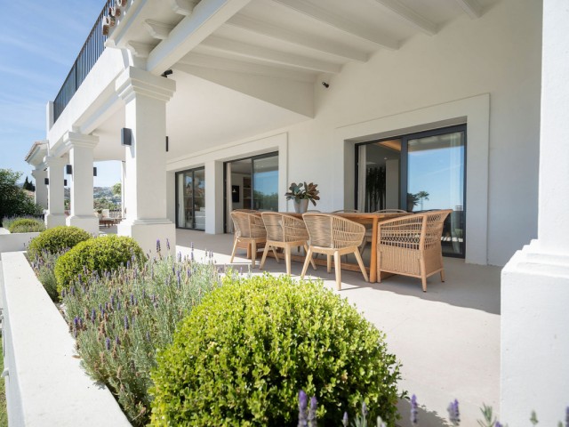 5 Bedrooms Villa in Nueva Andalucía