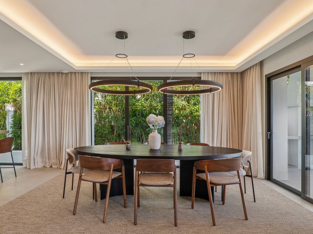 5 Schlafzimmer Villa in Nueva Andalucía