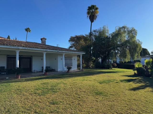 3 Sovrums Villa i Estepona