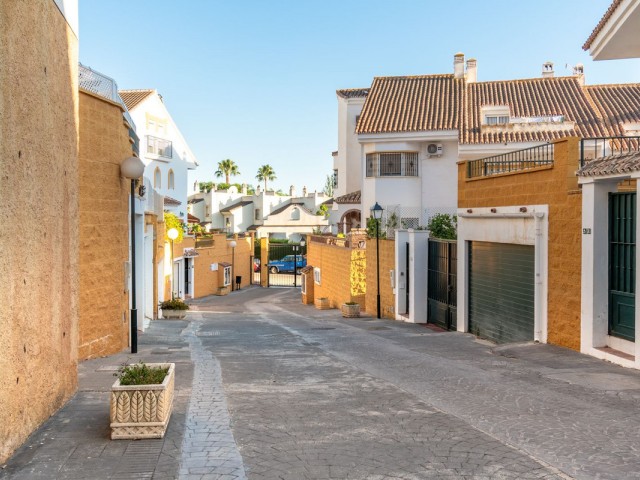 Rekkehus, Sierrezuela, R5346118