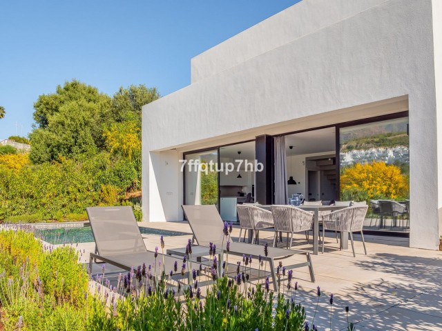 Villa avec 3 Chambres  à Estepona