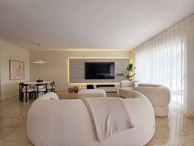 2 Bedrooms Apartment in Benahavís