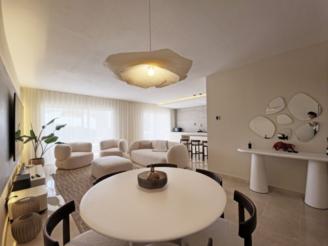 2 Bedrooms Apartment in Benahavís