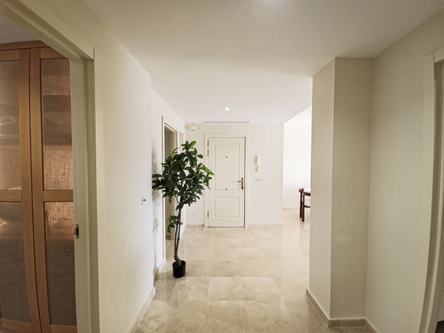 2 Bedrooms Apartment in Benahavís