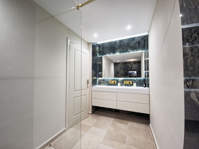 2 Bedrooms Apartment in Benahavís