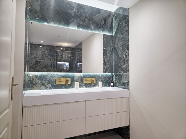 2 Bedrooms Apartment in Benahavís