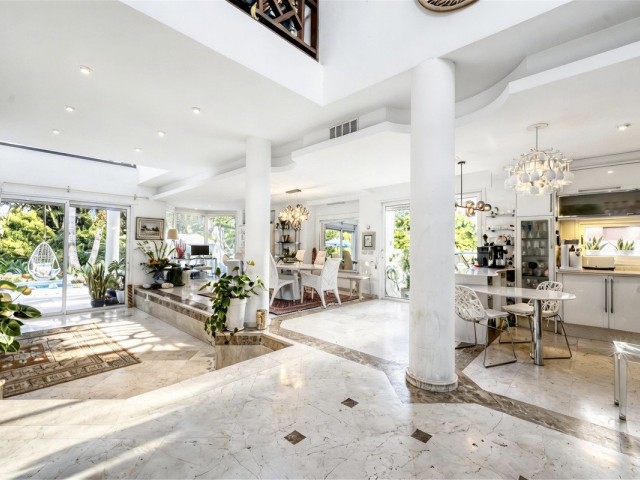 3 Bedrooms Villa in New Golden Mile