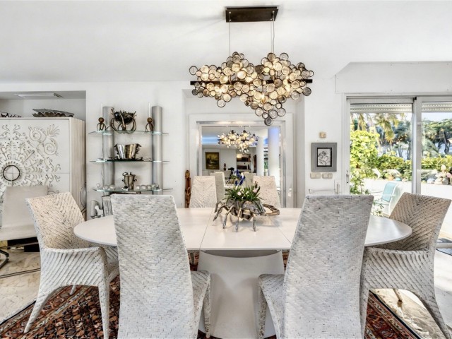 3 Bedrooms Villa in New Golden Mile