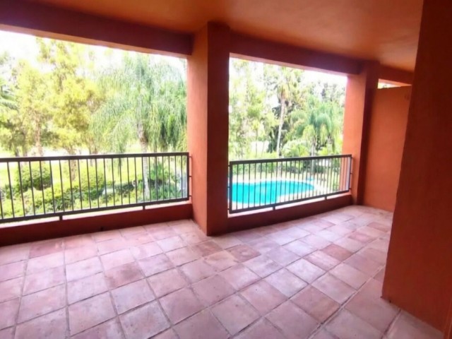 2 Bedrooms Apartment in Benahavís