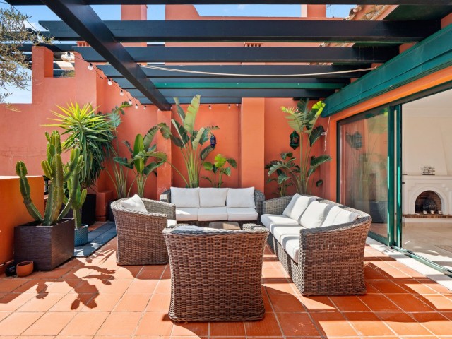 Kattohuoneisto Calahonda