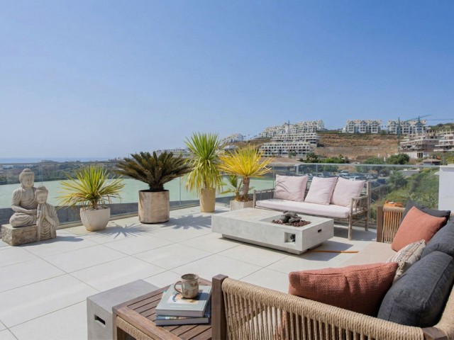 Ático con 2 Dormitorios  en Mijas