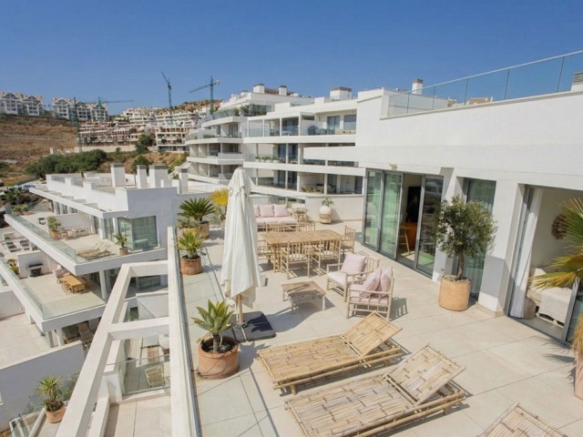 Ático con 2 Dormitorios  en Mijas