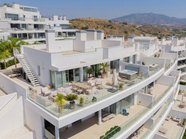 Penthouse avec 2 Chambres  à Mijas