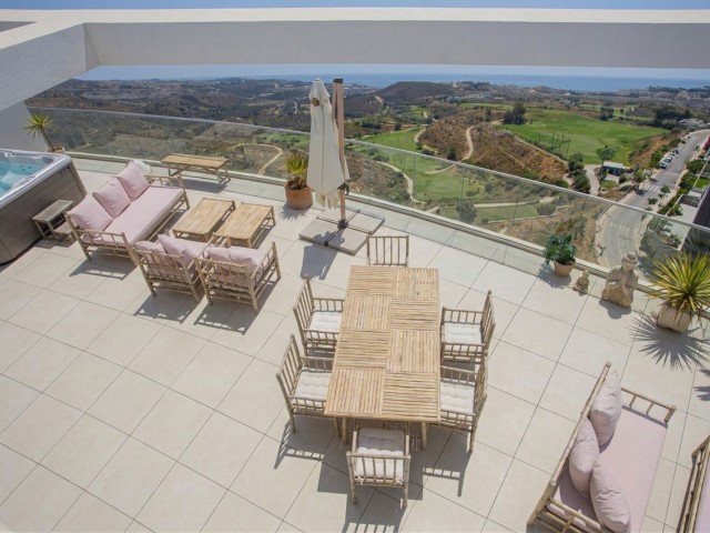 Penthouse avec 2 Chambres  à Mijas